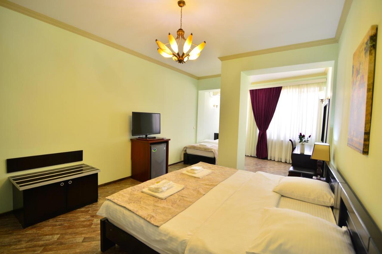 Hotel Blissdom Tiflis Exterior foto