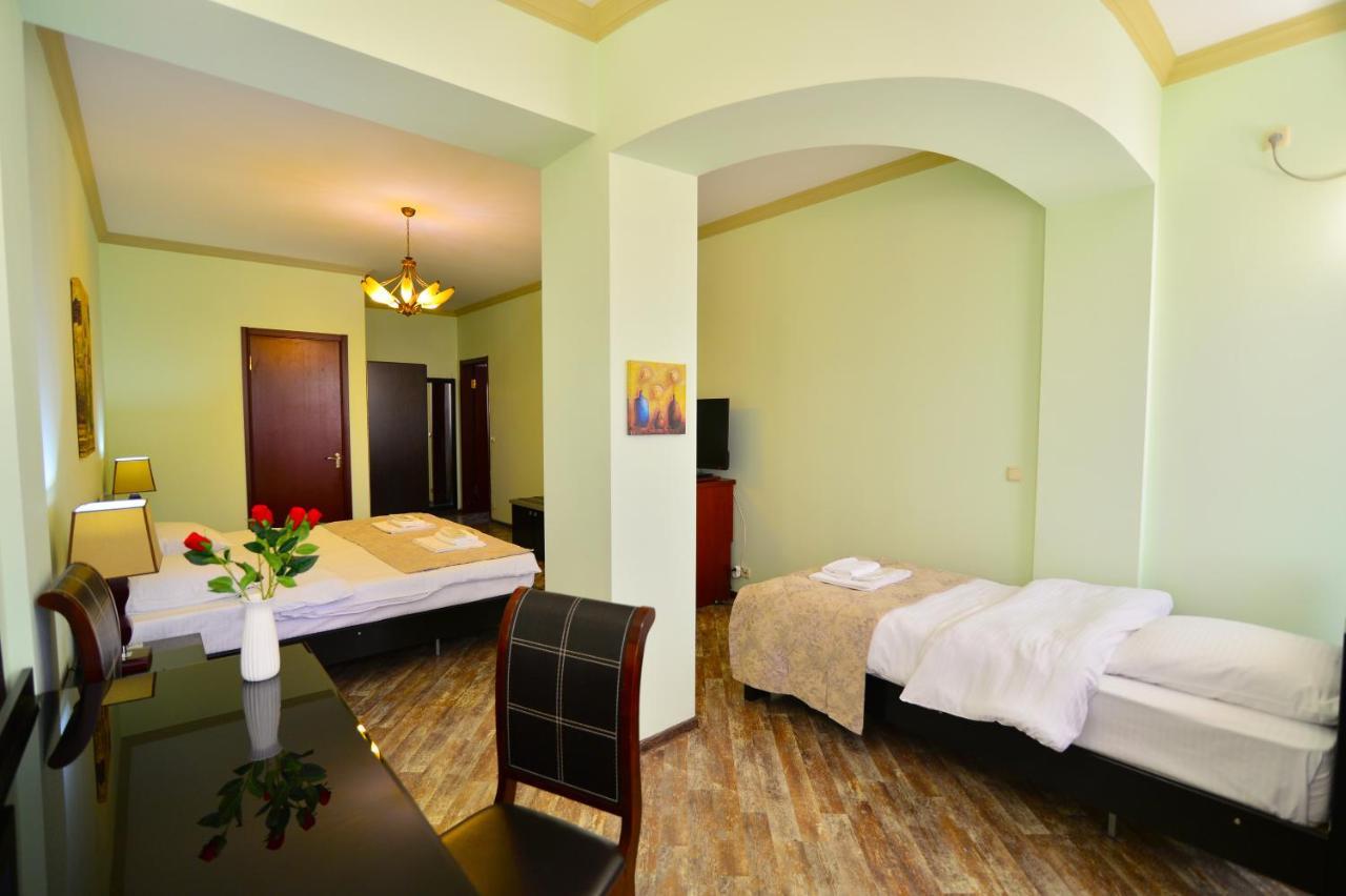 Hotel Blissdom Tiflis Exterior foto