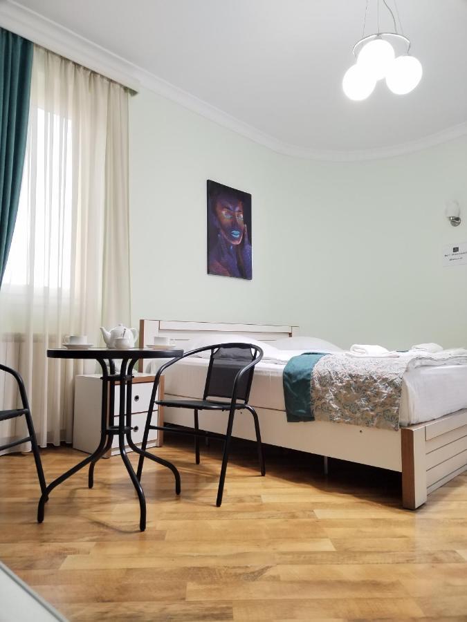 Hotel Blissdom Tiflis Exterior foto
